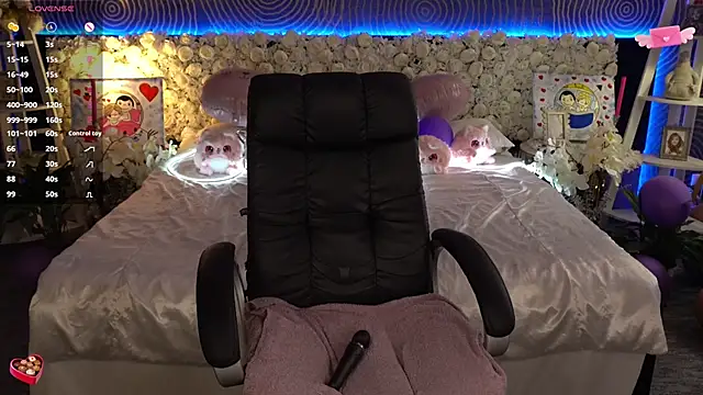 Онлайн чат XXX FoxyShy