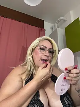 x_elena_x Adlı Modelin Canlı XXX Sohbeti