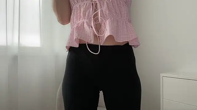 Chat +18 de ShySchoolGirl ao vivo