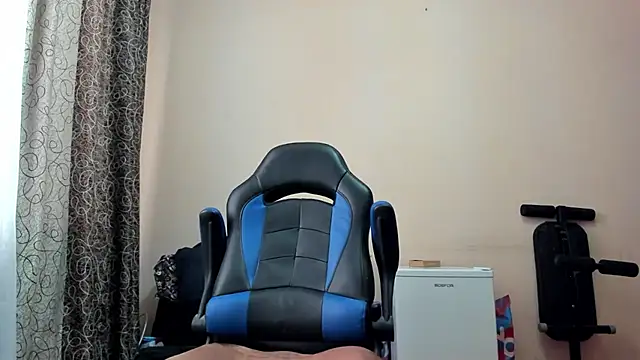 Show modela SanFrantsisko na web-kameri