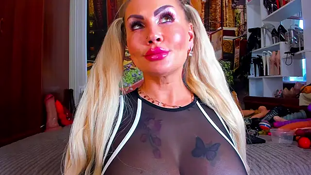 NikkaHOTx live XXX chat