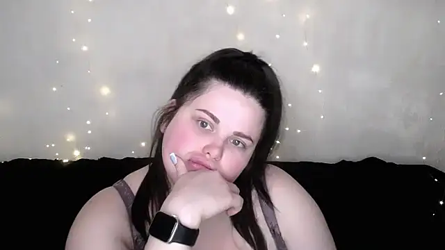 Emily_Mo Adlı Modelin Canlı XXX Sohbeti