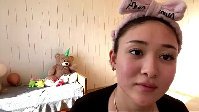 แชท XXX สดของ YourMiIa