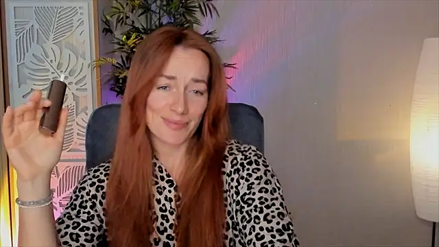 RebeccaMartinezのライブXXXチャット