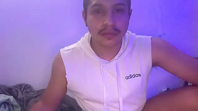 LosAngelesUncutLatino webkamerás műsora