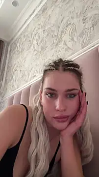 KikiWatson's Live XXX Chat