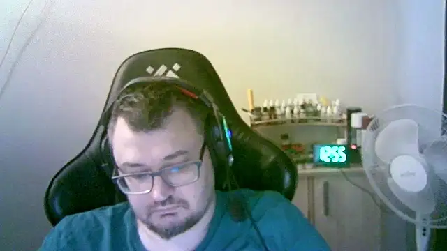 SirAbuser Show in webcam