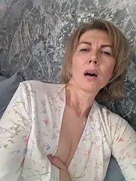 stellahere8 即時 XXX 聊天