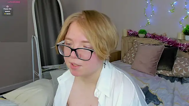 Chatroom XXX en direct de Lauraaa_Smith