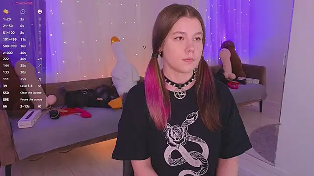 Chat +18 de Mira_Falls ao vivo