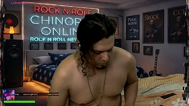 chino_roz: διαδικτυακό σόου στην κάμερα