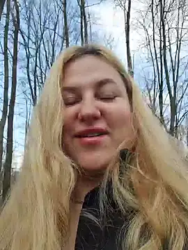 LianaJuのライブXXXチャット