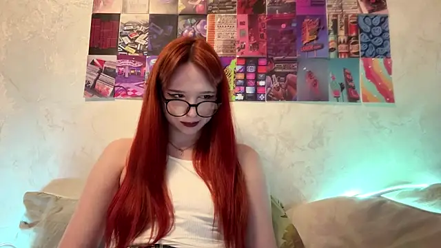 AttiCrystal's Live XXX Chat