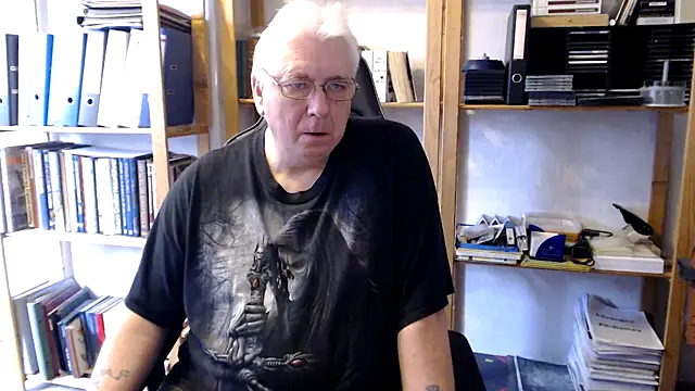 SchwanzhureXXL Show in webcam