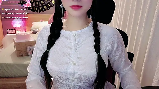 Chat +18 de JENNIE-16 ao vivo