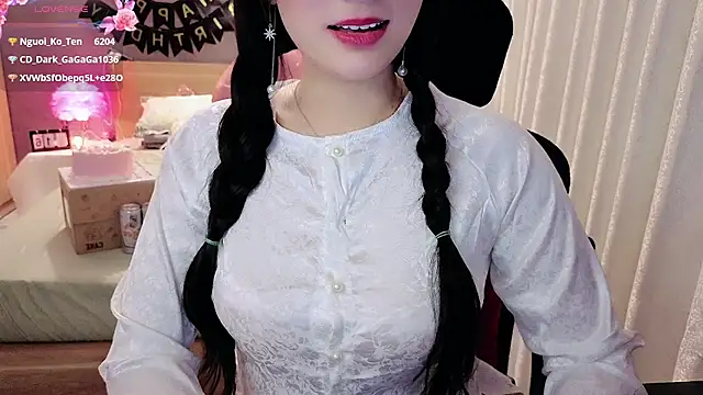 JENNIE-16's Live XXX Chat