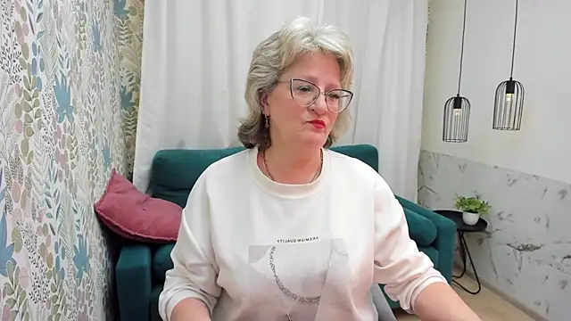 Chat XXX en directo de EvelynJoyful