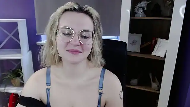 Chat +18 de Zoey_Erotic ao vivo