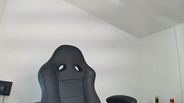 Chat +18 de luxy_benet ao vivo