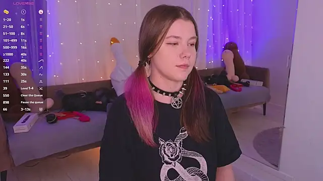 Chatroom XXX en direct de Mira_Falls