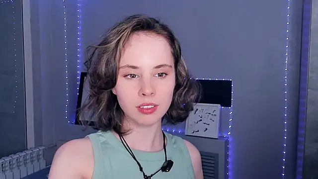 CrystaLeah 即時 XXX 聊天