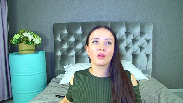 ElinaBellucci Chat XXX in diretta