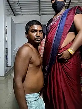 Desicouple1706 Show in webcam