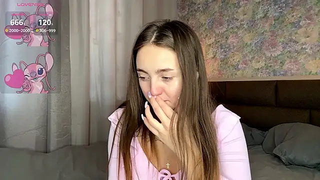 LoraDavi Adlı Modelin Canlı XXX Sohbeti