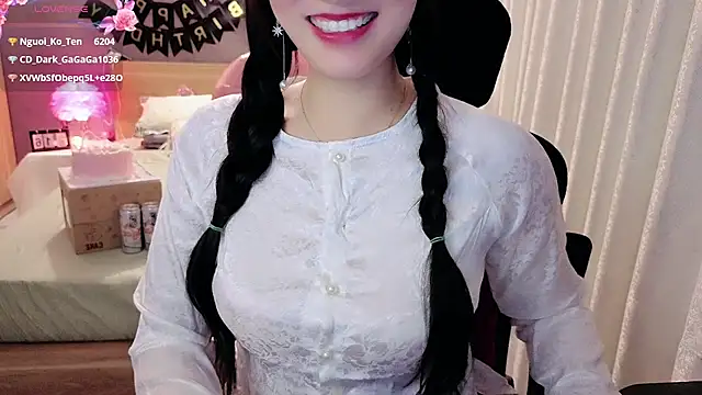 JENNIE-16's Live XXX Chat