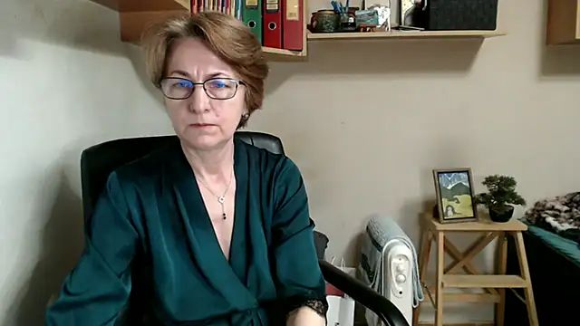 Chat +18 de katemodel ao vivo