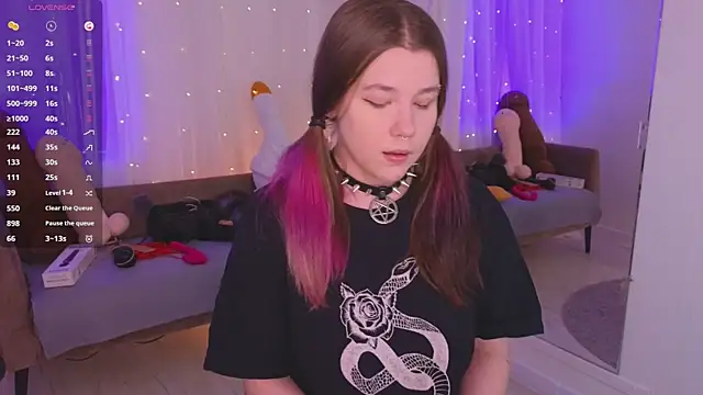 Mira_Falls 现场XXX聊天