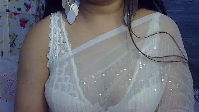 Naughty-Riya Pertunjukan Webcam