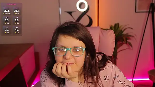 Chat +18 de Ariell_Mini ao vivo