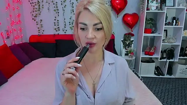 Chat +18 de LunaBellucci ao vivo