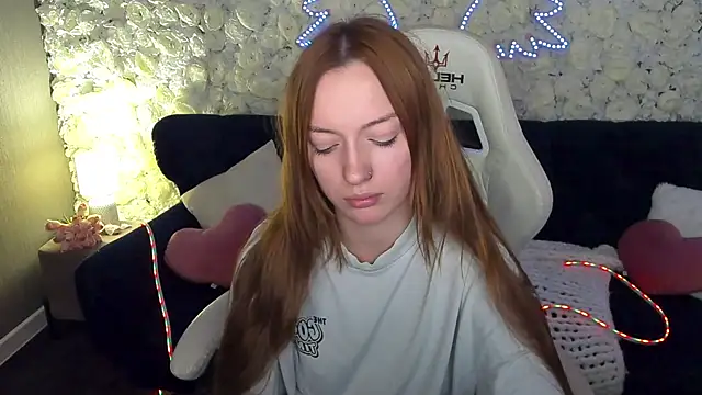 FoxyMayy Chat XXX in diretta