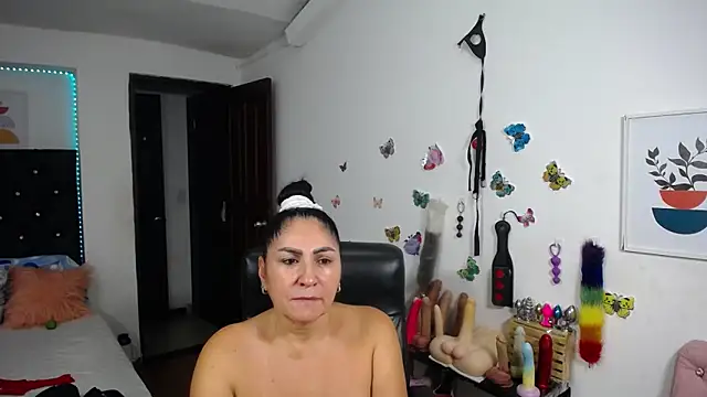 mature_bigboobs10 Live XXX Chat