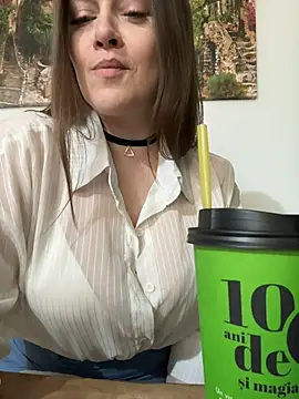 XXX chat uživo modela CrazyTori