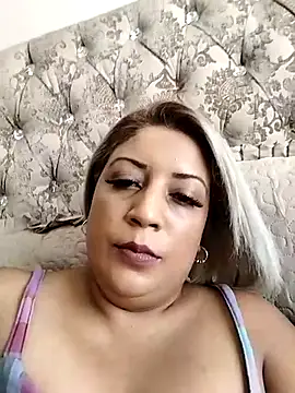 IndianLara Live XXX-chat