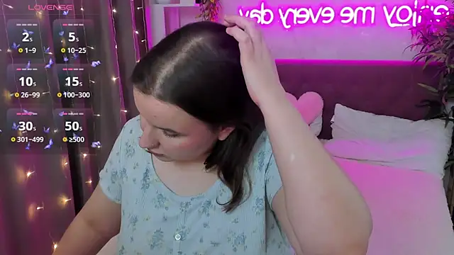 FeralPeach's Live XXX Chat