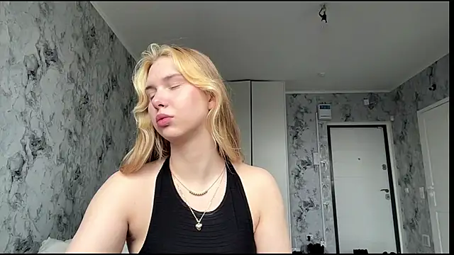 ShariLappas' Live XXX Chat