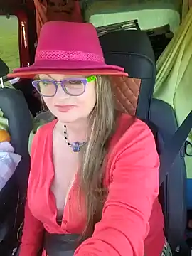 Hot-Muci: διαδικτυακό σόου στην κάμερα