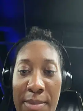 CrystalMai_ 在線直播表演