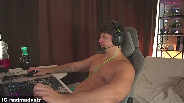 Rus_adventure7's Live XXX Chat