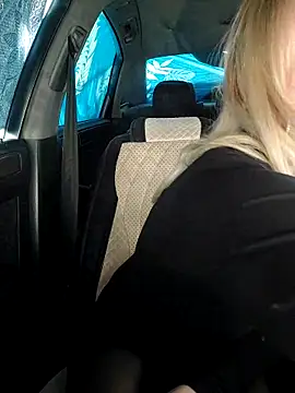 Yourblonde_69のライブXXXチャット