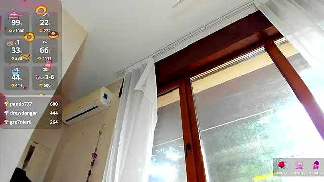 Sassy_Teen Chat XXX in diretta