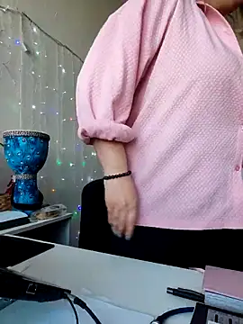 Juicy_PeachLux's Live XXX Chat