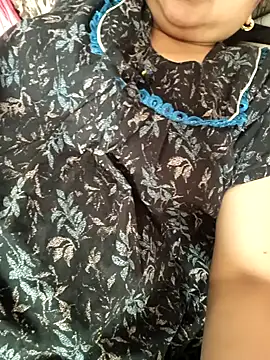 cutesana18 Adlı Modelin Canlı XXX Sohbeti