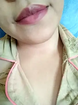 Anki-doll Adlı Modelin Canlı XXX Sohbeti