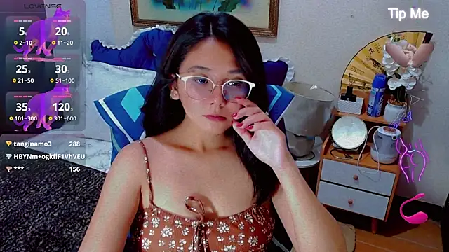 Filipinapoca Adlı Modelin Canlı XXX Sohbeti