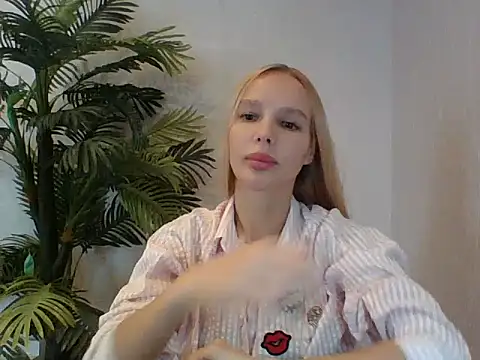 Milieva11 在線直播表演